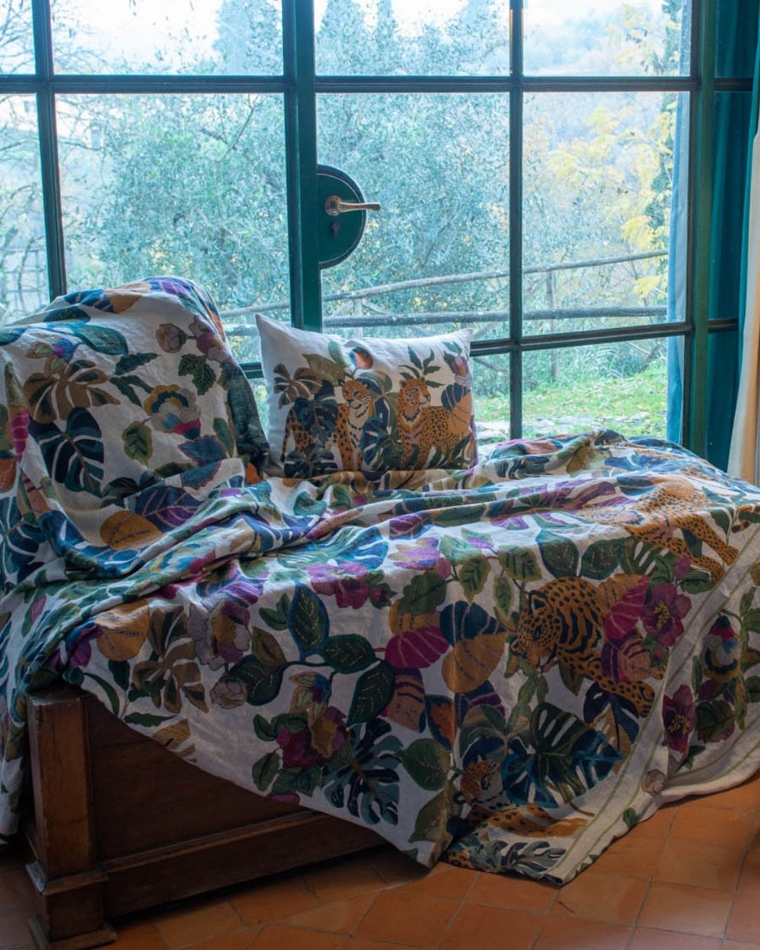 Leoleaf - Rectangular decorative pillow