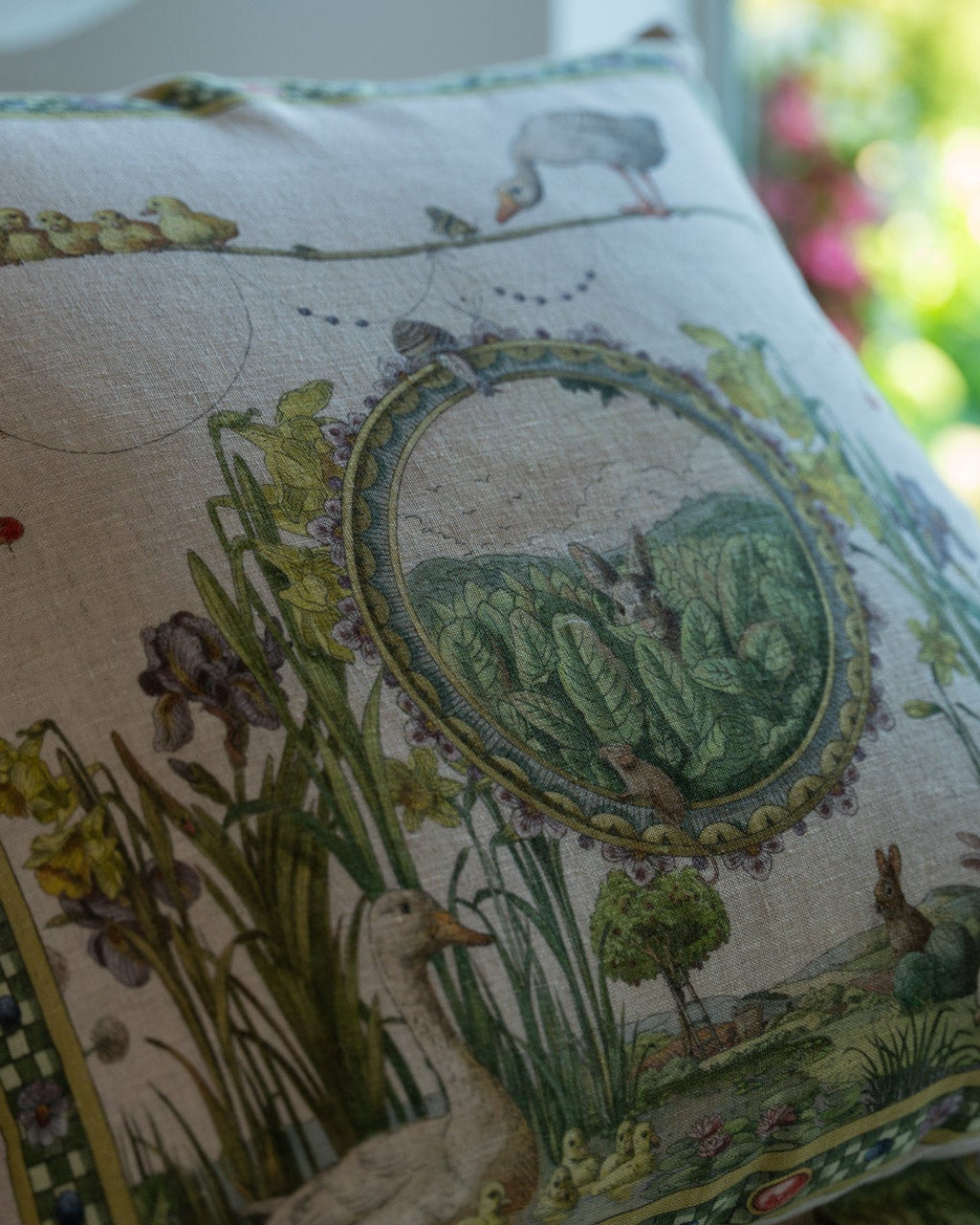 Bunny garden - Cuscino arredo quadrato