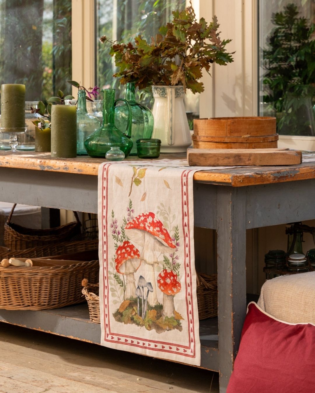 Grifola - table runner